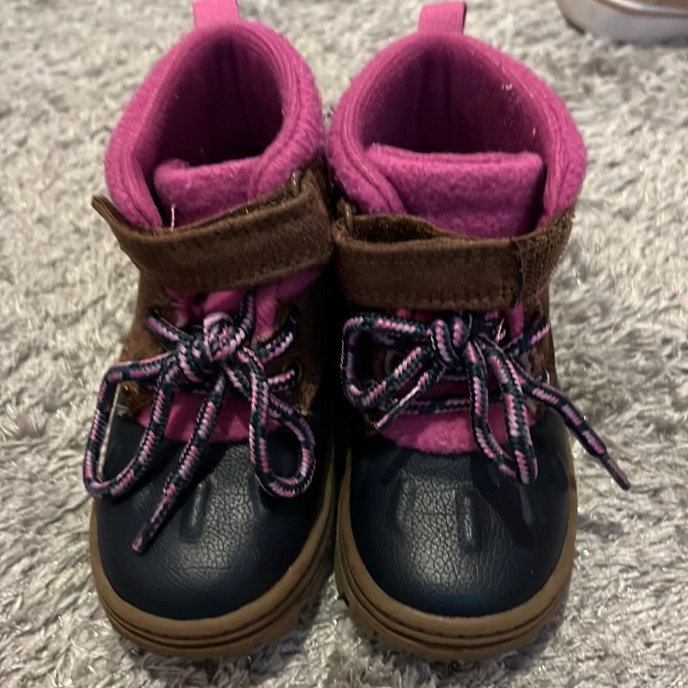 Cute duck boots by Carter’s size 5